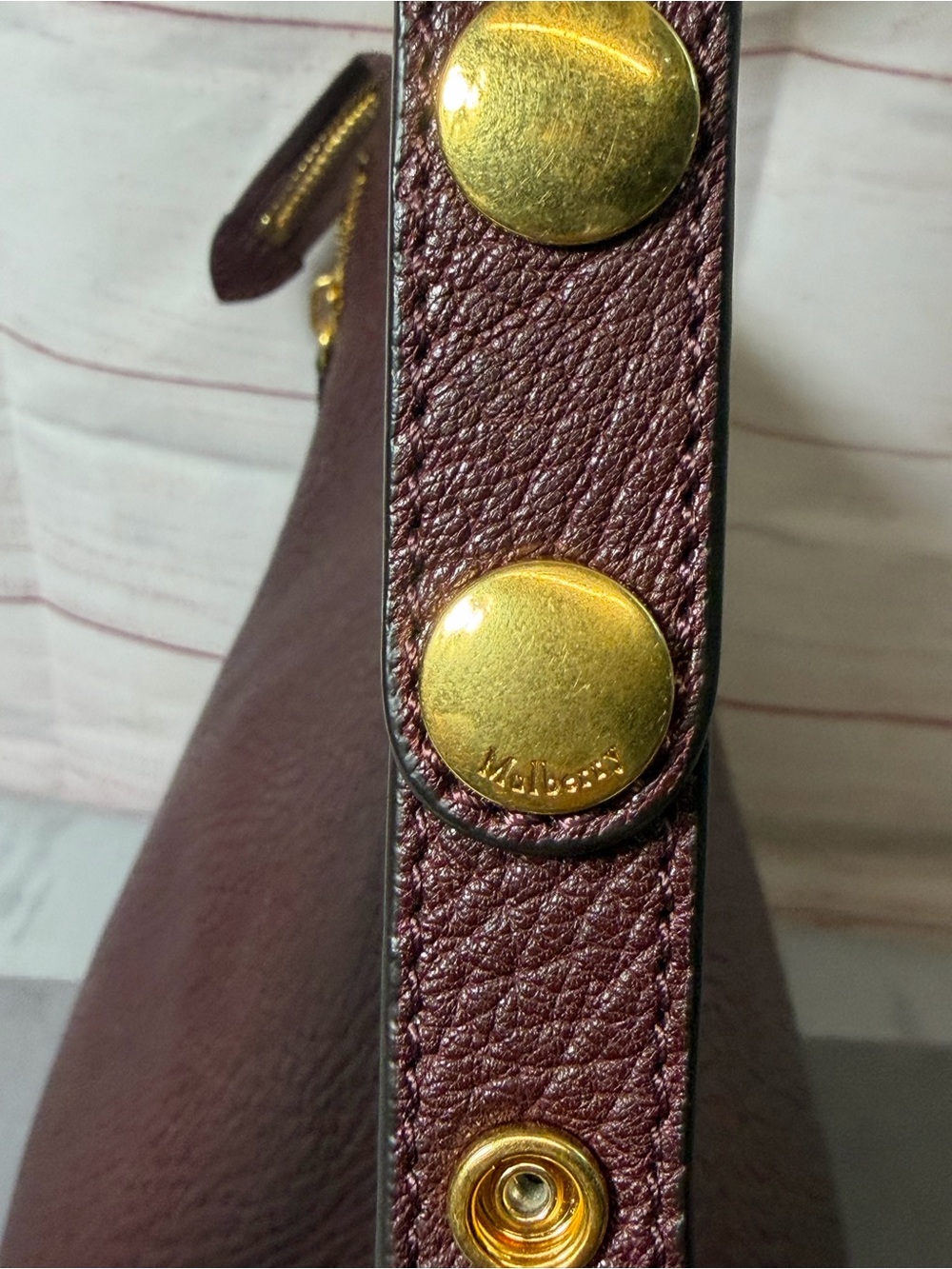 Mulberry Camden Burgundy Leather Shoulder Bag with Gold Hardware - Picture 5 of 16